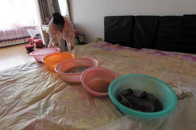 六安楼上漏水，住户失联，小区没物管，业主维权难！律师来支招……